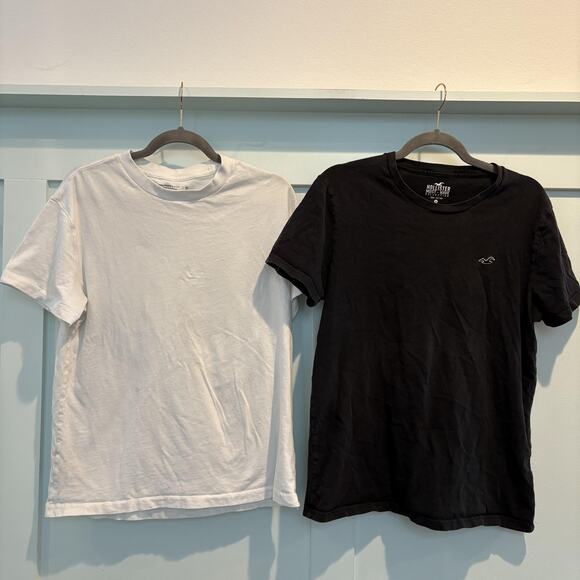 Lot of 2 Men T Shirts Abercrombie Fitch Hollister Medium Crewneck Bundle Classic - Picture 1 of 11